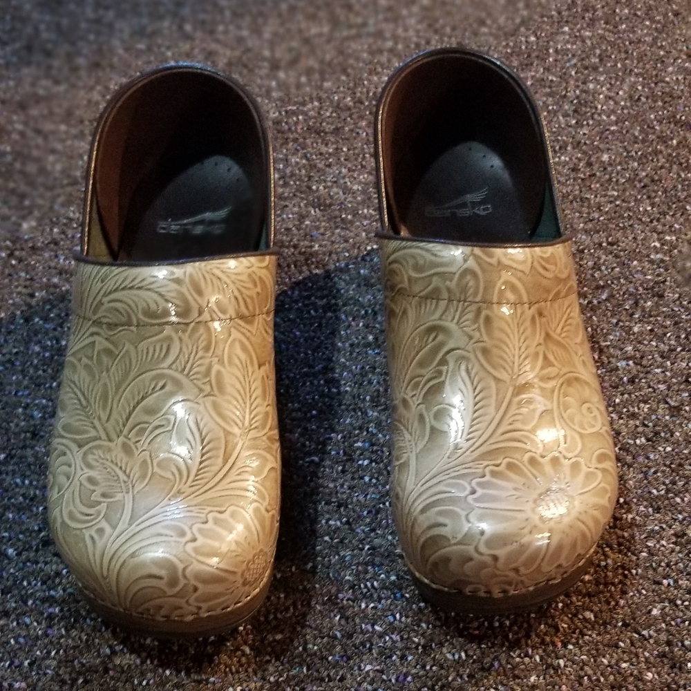 Dansko womens shoes - Picture 2 of 3